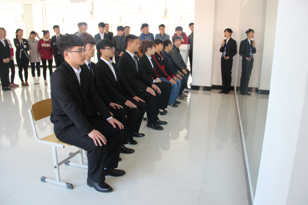 汽车销售礼仪实训