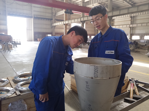 布廷恩班学员的“金蓝领”梦